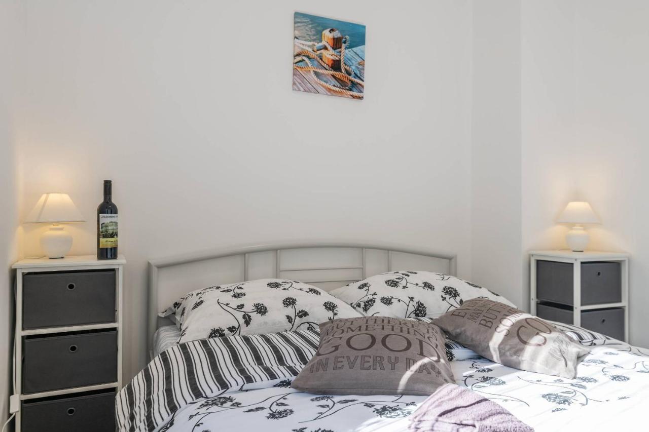 Apartment Petra Póla Kültér fotó