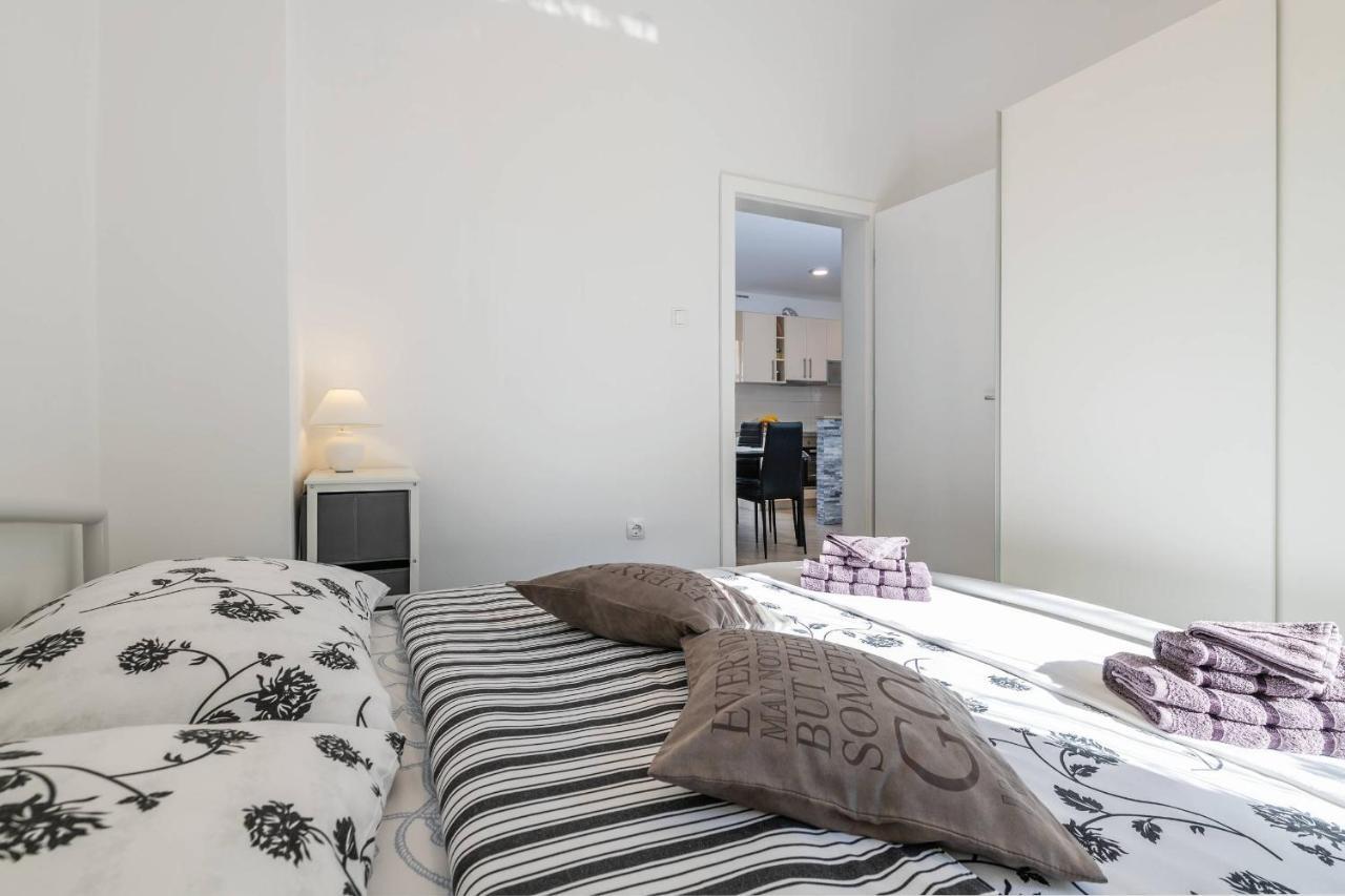 Apartment Petra Póla Kültér fotó